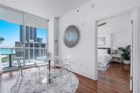 Copropriété à louer à Miami Beach, Floride: 1 chambre, 76.09 m2 № 2253402 - photo 10