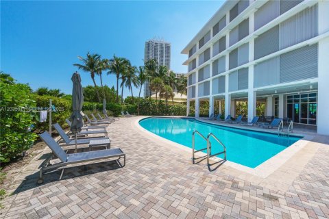 Copropriété à louer à Miami Beach, Floride: 1 chambre, 76.09 m2 № 2253402 - photo 30