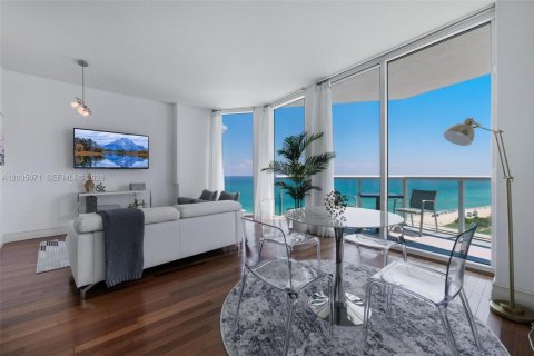Copropriété à louer à Miami Beach, Floride: 1 chambre, 76.09 m2 № 2253402 - photo 2