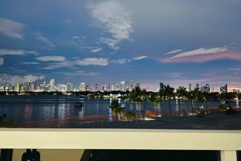 Condo in Miami Beach, Florida, 2 bedrooms  № 2154418 - photo 28