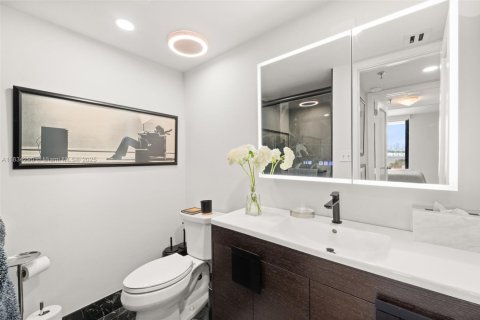 Condo in Miami Beach, Florida, 2 bedrooms  № 2154418 - photo 14