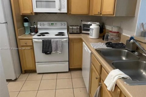 Condominio en venta en South Miami, Florida, 1 dormitorio, 66.89 m2 № 1878547 - foto 10