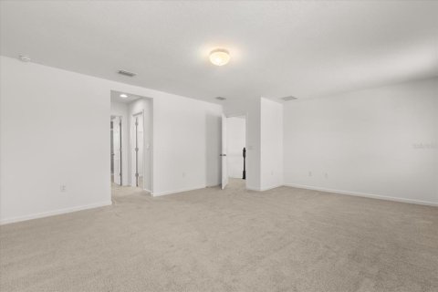 House in Winter Garden, Florida 4 bedrooms, 287.16 sq.m. № 1781369 - photo 20