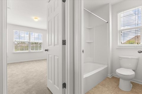 House in Winter Garden, Florida 4 bedrooms, 287.16 sq.m. № 1781369 - photo 16
