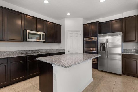 House in Winter Garden, Florida 4 bedrooms, 287.16 sq.m. № 1781369 - photo 9