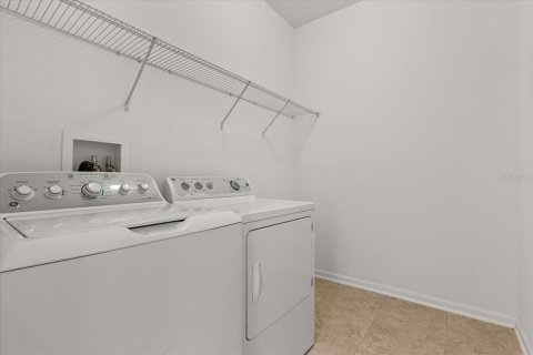 House in Winter Garden, Florida 4 bedrooms, 287.16 sq.m. № 1781369 - photo 29