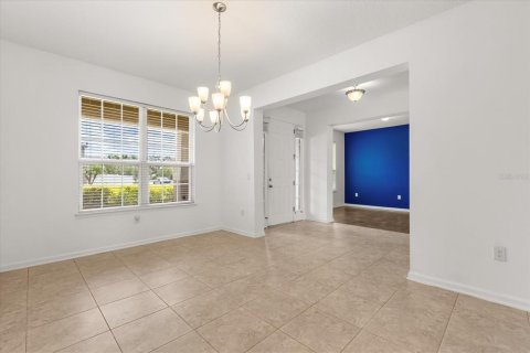 House in Winter Garden, Florida 4 bedrooms, 287.16 sq.m. № 1781369 - photo 5