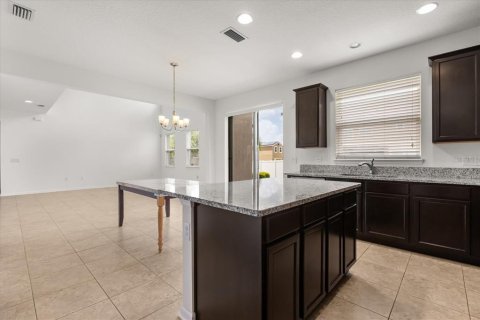 House in Winter Garden, Florida 4 bedrooms, 287.16 sq.m. № 1781369 - photo 30