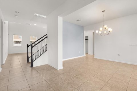 House in Winter Garden, Florida 4 bedrooms, 287.16 sq.m. № 1781369 - photo 3