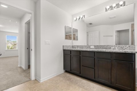 House in Winter Garden, Florida 4 bedrooms, 287.16 sq.m. № 1781369 - photo 23