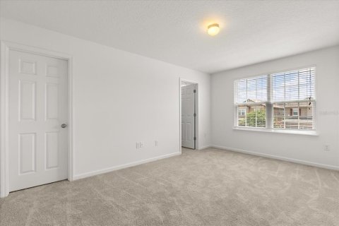 House in Winter Garden, Florida 4 bedrooms, 287.16 sq.m. № 1781369 - photo 12