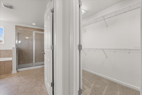 House in Winter Garden, Florida 4 bedrooms, 287.16 sq.m. № 1781369 - photo 21