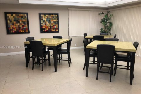 Townhouse in Miami, Florida 3 bedrooms, 169.55 sq.m. № 2000820 - photo 4