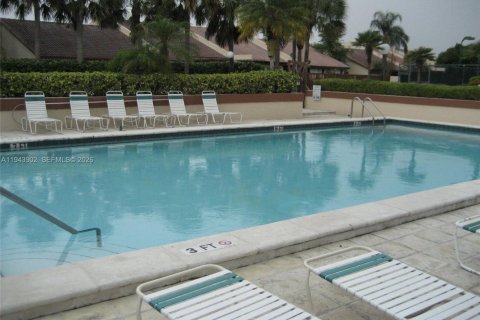 Townhouse in Miami, Florida 3 bedrooms, 169.55 sq.m. № 2000820 - photo 29