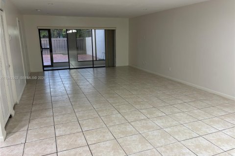 Townhouse in Miami, Florida 3 bedrooms, 169.55 sq.m. № 2000820 - photo 7