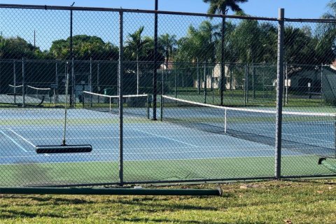 Townhouse in Miami, Florida 3 bedrooms, 169.55 sq.m. № 2000820 - photo 27