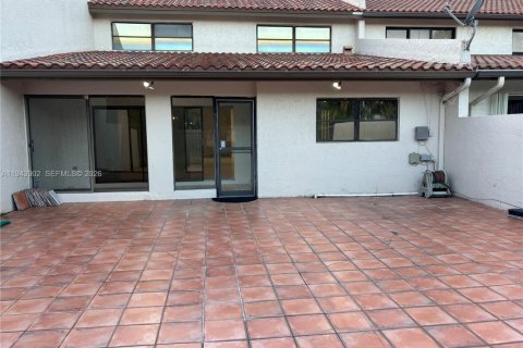 Townhouse in Miami, Florida 3 bedrooms, 169.55 sq.m. № 2000820 - photo 24