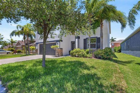 House in Ruskin, Florida 5 bedrooms, 306.58 sq.m. № 2199532 - photo 2