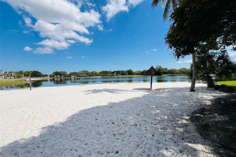 Снять в аренду кондоминиум в Майами, Флорида 2 спальни, 87.98м2, № 1989494 - фото 26