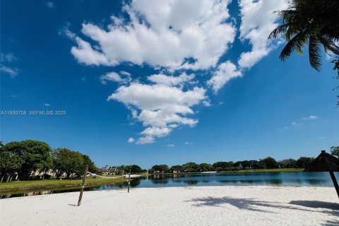 Снять в аренду кондоминиум в Майами, Флорида 2 спальни, 87.98м2, № 1989494 - фото 19