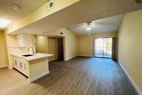 Снять в аренду кондоминиум в Майами, Флорида 2 спальни, 87.98м2, № 1989494 - фото 8