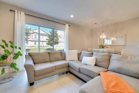 Adosado en venta en Kissimmee, Florida, 5 dormitorios, 201.51 m2 № 1918565 - foto 15
