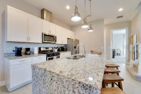Adosado en venta en Kissimmee, Florida, 5 dormitorios, 201.51 m2 № 1918565 - foto 19
