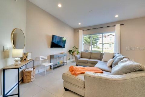 Adosado en venta en Kissimmee, Florida, 5 dormitorios, 201.51 m2 № 1918565 - foto 20
