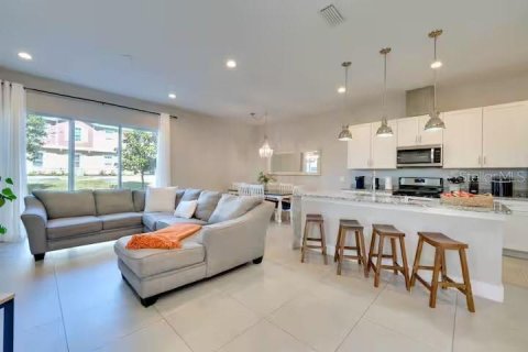 Adosado en venta en Kissimmee, Florida, 5 dormitorios, 201.51 m2 № 1918565 - foto 14