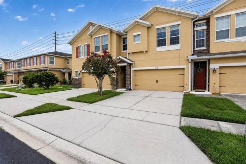 Touwnhouse à vendre à Kissimmee, Floride: 3 chambres, 187.29 m2 № 2284459 - photo 2