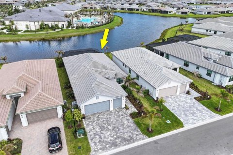 Villa ou maison à vendre à Port St. Lucie, Floride: 3 chambres, 195.28 m2 № 2185352 - photo 2