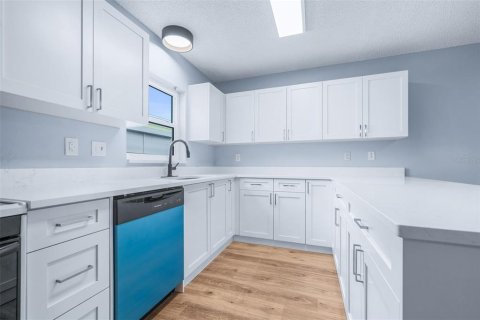 Casa en venta en Largo, Florida, 2 dormitorios, 95.13 m2 № 2299366 - foto 12