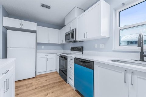 Casa en venta en Largo, Florida, 2 dormitorios, 95.13 m2 № 2299366 - foto 13