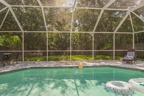 House in Oldsmar, Florida 4 bedrooms, 215.9 sq.m. № 2234317 - photo 14
