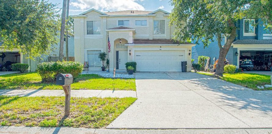 House in Oldsmar, Florida 4 bedrooms, 215.9 sq.m. № 2234317