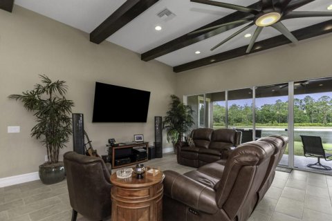 House in New Port Richey, Florida 4 bedrooms, 263.75 sq.m. № 1761276 - photo 19