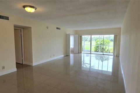Condo in Pompano Beach, Florida, 2 bedrooms  № 2392075