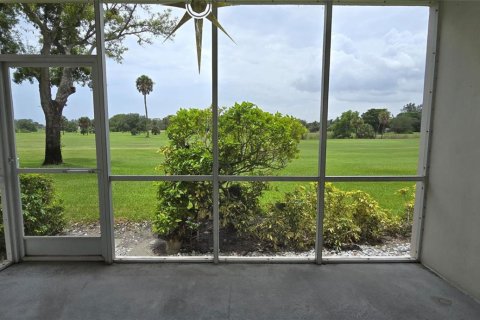 Condo in Pompano Beach, Florida, 2 bedrooms № 2392075 - photo 10