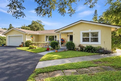 Villa ou maison à vendre à Saint Petersburg, Floride: 3 chambres, 192.77 m2 № 2415526 - photo 2