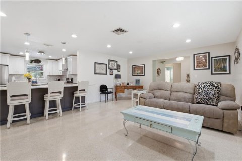 Villa ou maison à vendre à Saint Petersburg, Floride: 3 chambres, 192.77 m2 № 2415526 - photo 7