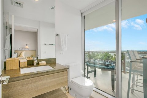 Condominio en alquiler en Key Biscayne, Florida, 4 dormitorios, 312.99 m2 № 2023407 - foto 19