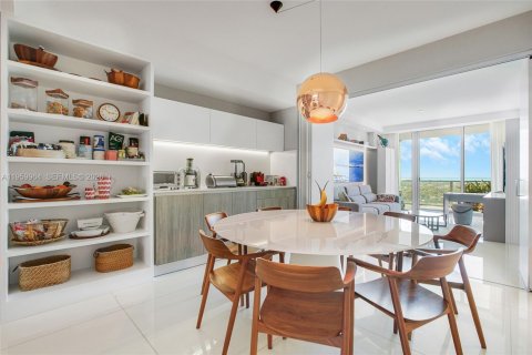 Condominio en alquiler en Key Biscayne, Florida, 4 dormitorios, 312.99 m2 № 2023407 - foto 8