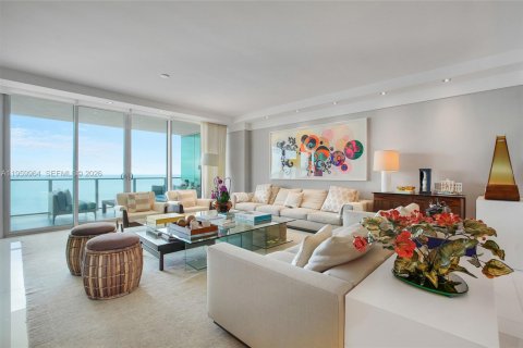 Condominio en Key Biscayne, Florida, 4 dormitorios  № 2023407
