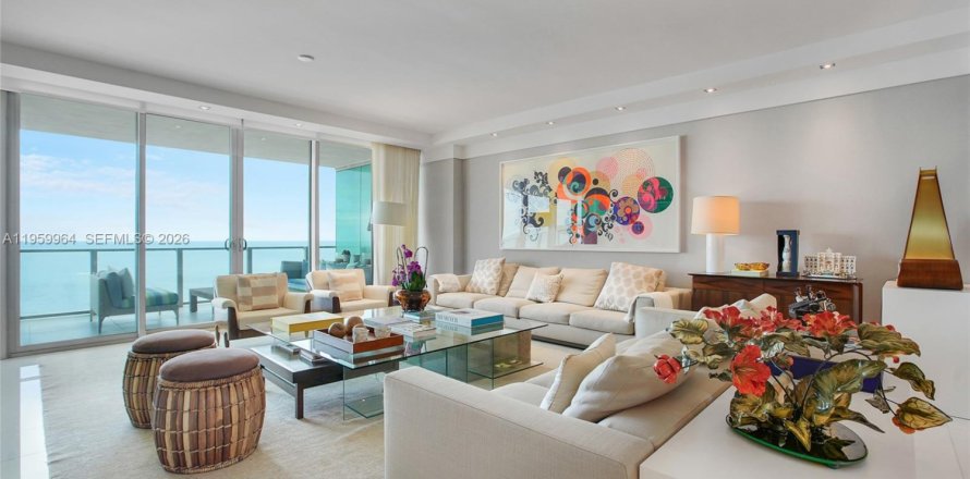 Condominio en Key Biscayne, Florida, 4 dormitorios  № 2023407