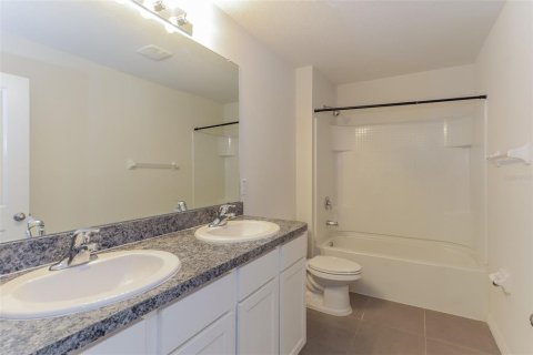 House in Spring Hill, Florida 5 bedrooms, 285.4 sq.m. № 2210348 - photo 19