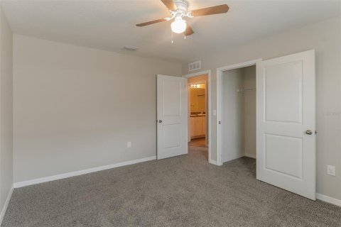House in Spring Hill, Florida 5 bedrooms, 285.4 sq.m. № 2210348 - photo 14