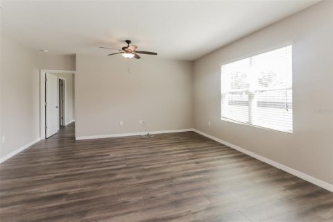 House in Spring Hill, Florida 5 bedrooms, 285.4 sq.m. № 2210348 - photo 3