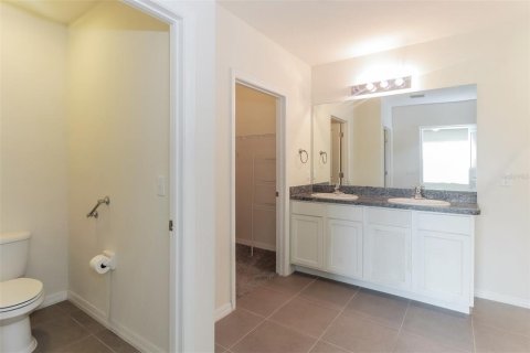 House in Spring Hill, Florida 5 bedrooms, 285.4 sq.m. № 2210348 - photo 12