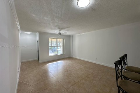 Condo à Coral Springs, Floride, 1 chambre  № 2038941