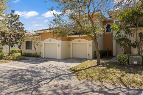 Adosado en venta en Vero Beach, Florida, 3 dormitorios, 157.75 m2 № 1057103 - foto 1